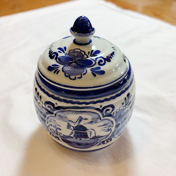 Delpt's Small Sugar Jar - Picture 1 of 3